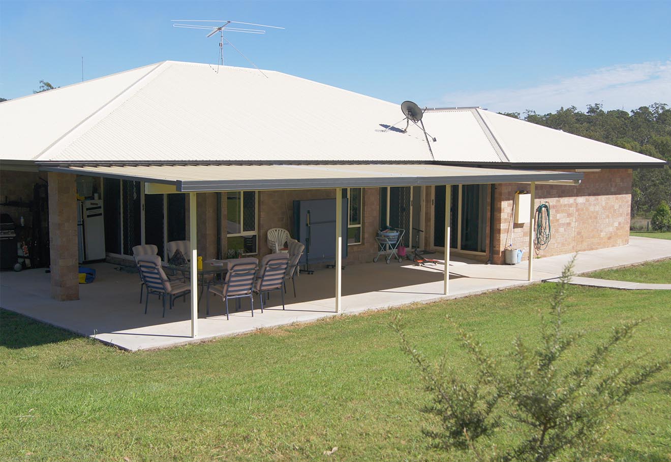 House with patio area